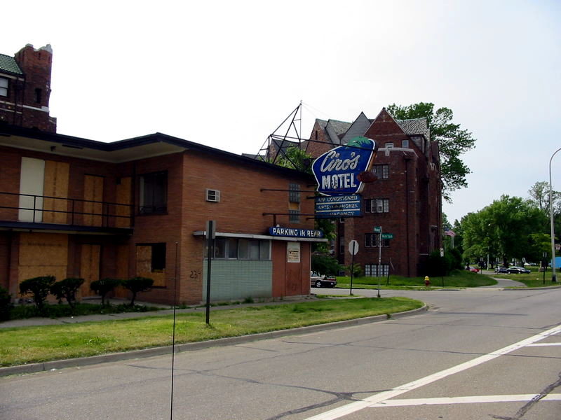 Ciros Motel - June 2002